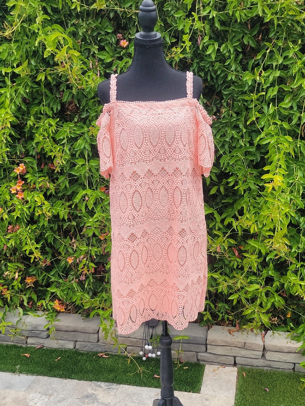 White House Black Market Pink Crochet/lace Cold Shoulder Dress 14